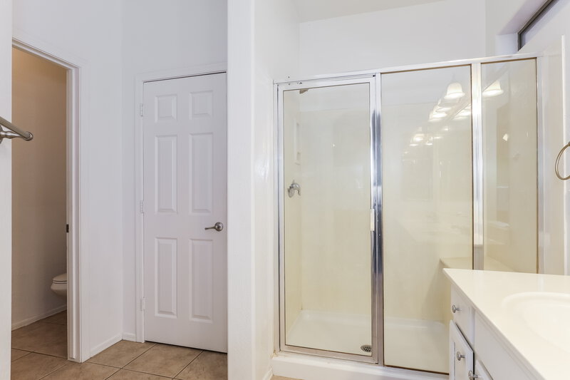 1,875/Mo, 45129 W Desert Cedars Ln Maricopa, AZ 85139 Main Bathroom View