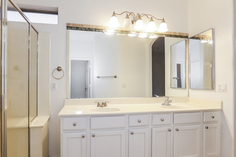 1,875/Mo, 45129 W Desert Cedars Ln Maricopa, AZ 85139 Main Bathroom View 2