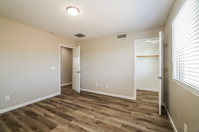 2,180/Mo, 7203 W Illini St Phoenix, AZ 85043 Bedroom View 2