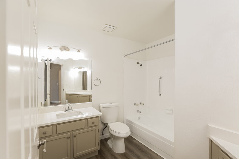 2,620/Mo, 2732 W Gila Lane Chandler, AZ 85224 Bathroom View