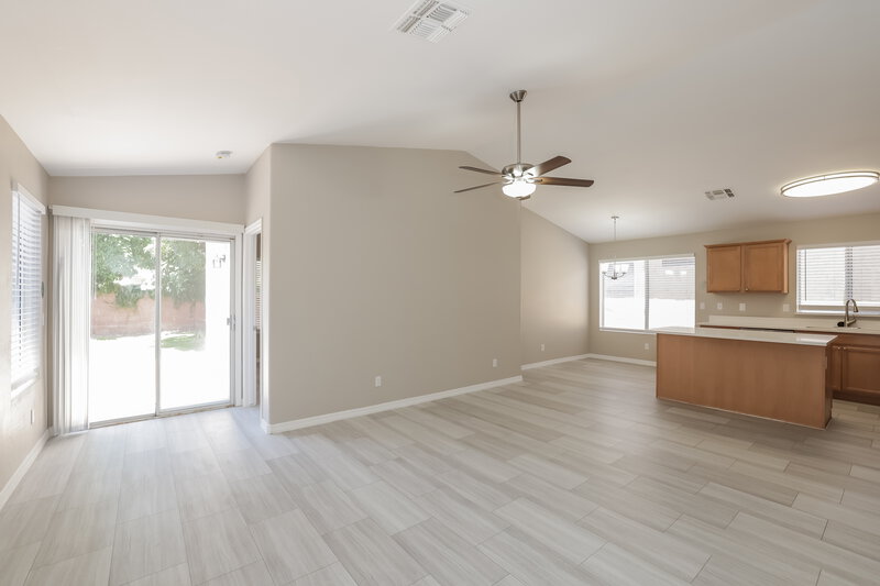 2,405/Mo, 19238 N 31st St Phoenix, AZ 85050 Living Room View