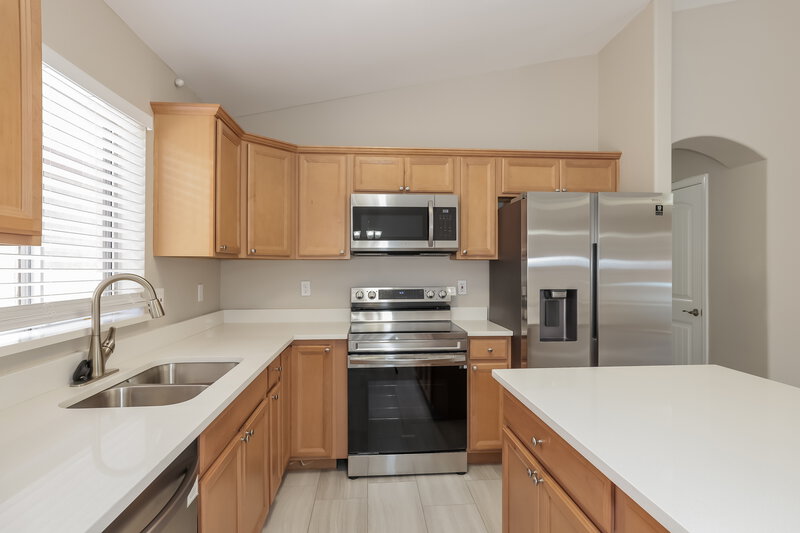 2,405/Mo, 19238 N 31st St Phoenix, AZ 85050 Kitchen View