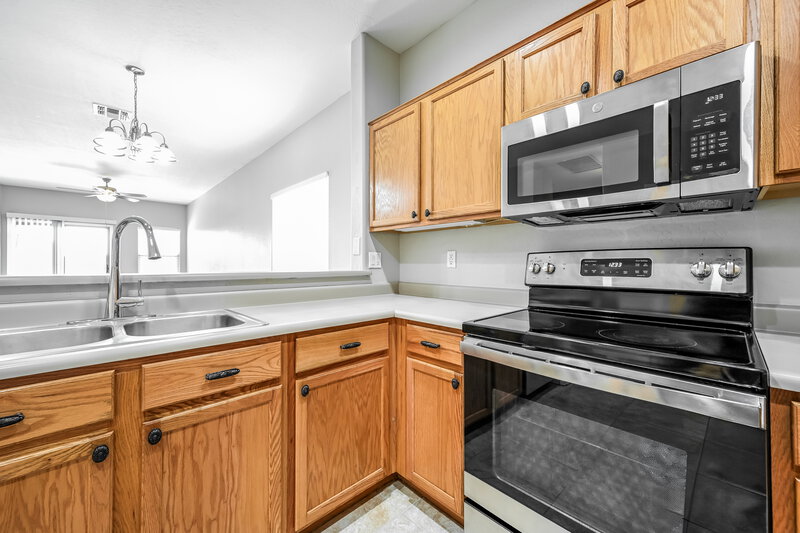 2,695/Mo, 3761 W Eastman Ct Anthem, AZ 85086 Kitchen View 2