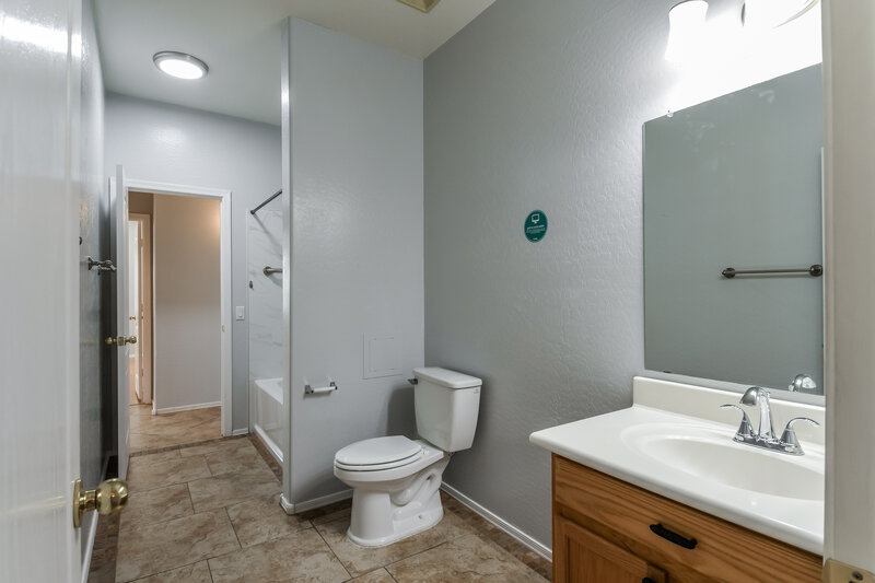 2,765/Mo, 3761 W Eastman Ct Anthem, AZ 85086 Main Bathroom View 2