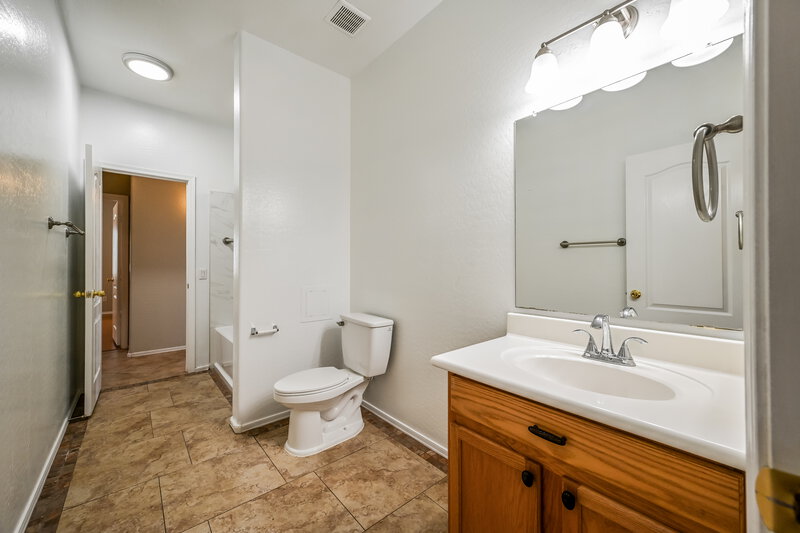 2,695/Mo, 3761 W Eastman Ct Anthem, AZ 85086 Main Bathroom View