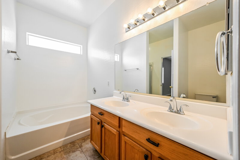 2,695/Mo, 3761 W Eastman Ct Anthem, AZ 85086 Bathroom View