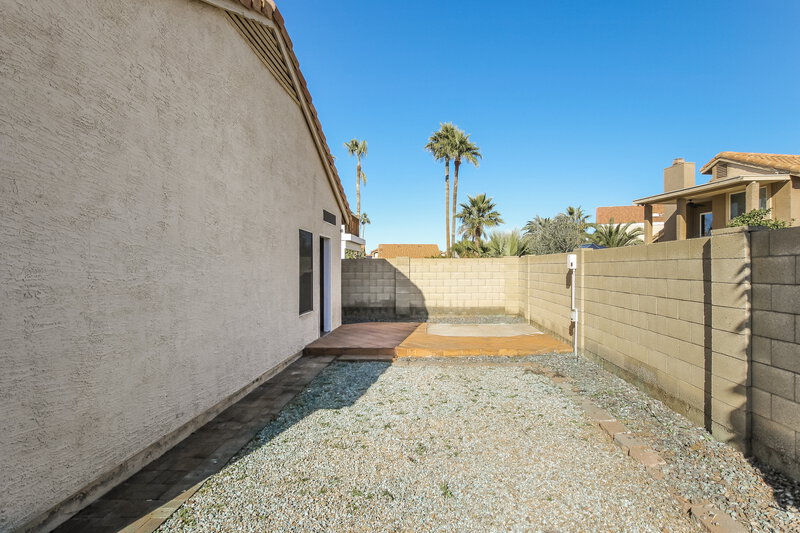 1,800/Mo, 19415 N 77th Ave Glendale, AZ 85308 Rear View