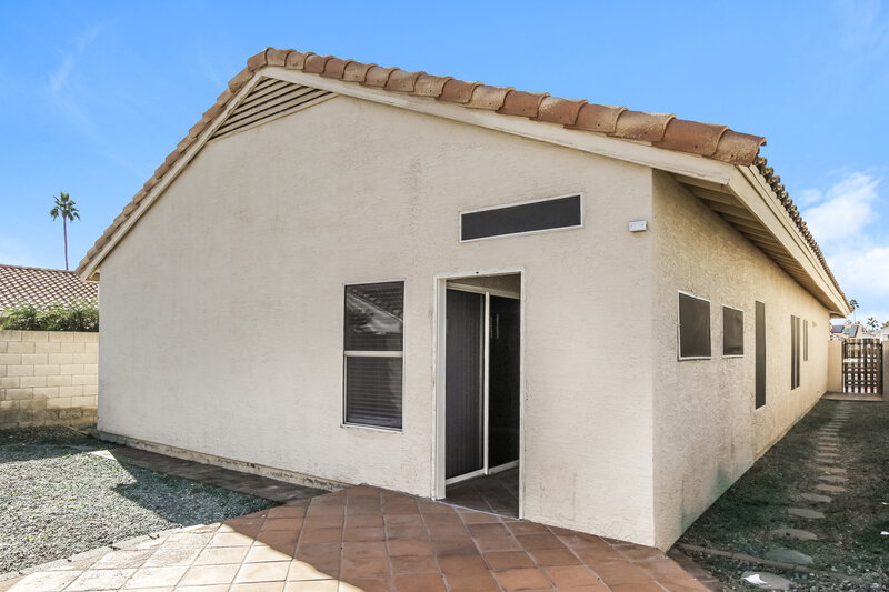 1,800/Mo, 19415 N 77th Ave Glendale, AZ 85308 Rear View 2