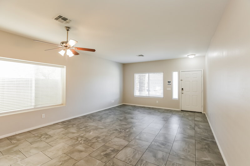 2,090/Mo, 11588 W Harrison St Avondale, AZ 85323 Living Room View