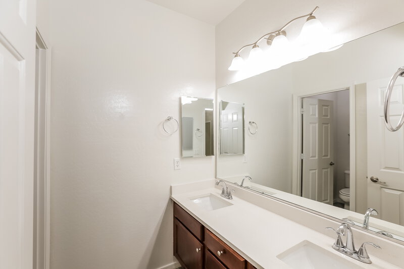 2,090/Mo, 11588 W Harrison St Avondale, AZ 85323 Bathroom View