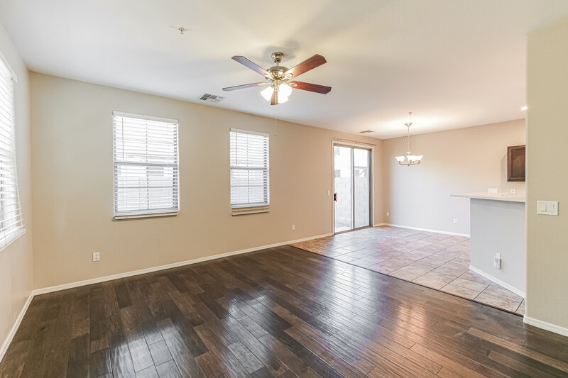 1,955/Mo, 1444 N 80th Dr Phoenix, AZ 85043 Living Room View 2