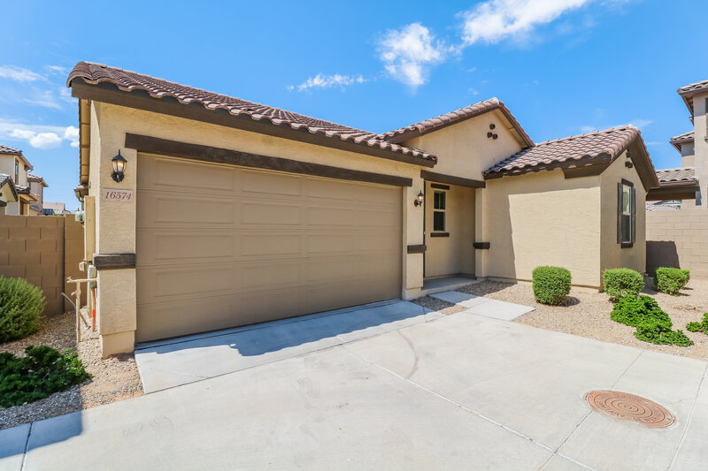 2,520/Mo, 16574 W Sierra St Surprise, AZ 85388 External View