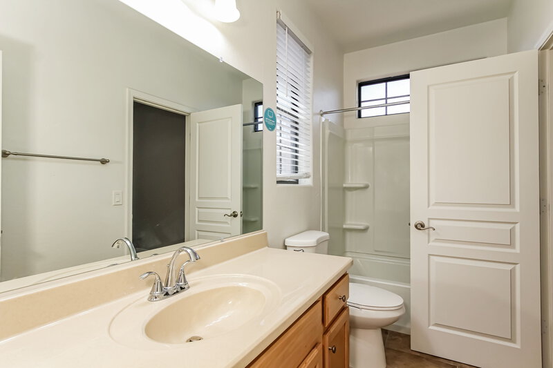 3,590/Mo, 2347 W Jake Haven Phoenix, AZ 85085 Bathroom View