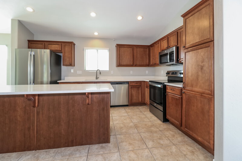 2,095/Mo, 14815 N Tonya CIR El Mirage, AZ 85335 Kitchen View
