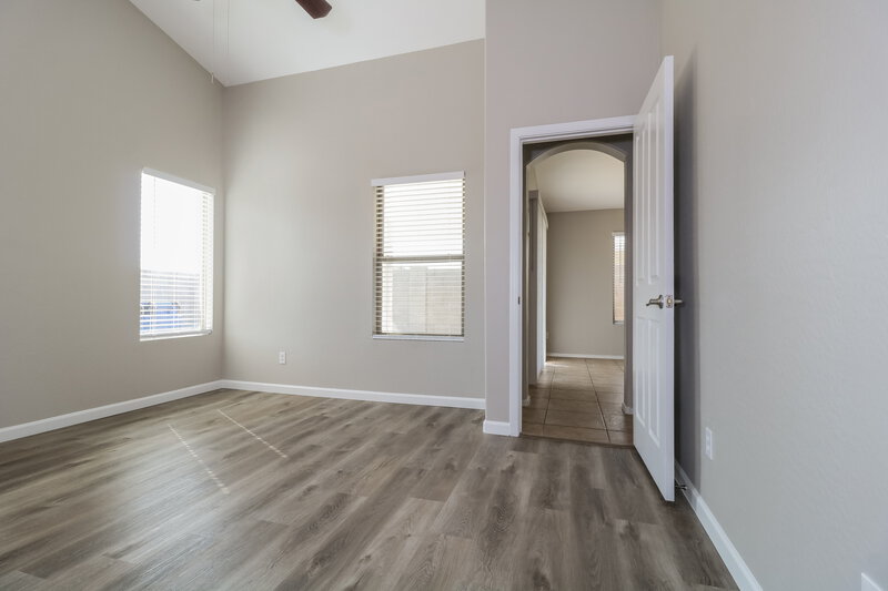 2,095/Mo, 14815 N Tonya CIR El Mirage, AZ 85335 Main Bedroom View 2