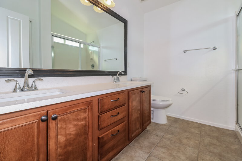 2,095/Mo, 14815 N Tonya CIR El Mirage, AZ 85335 Main Bathroom View