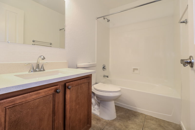 2,095/Mo, 14815 N Tonya CIR El Mirage, AZ 85335 Bathroom View