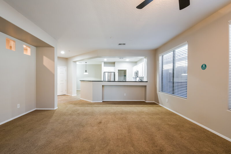 2,810/Mo, 41113 N Prestancia Dr Phoenix, AZ 85086 Living Room View 2