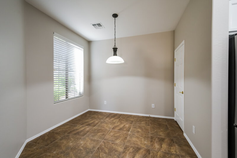 2,810/Mo, 41113 N Prestancia Dr Phoenix, AZ 85086 Dining Room View