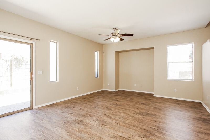 2,260/Mo, 22027 N 30th Ln Phoenix, AZ 85027 Living Room View 2