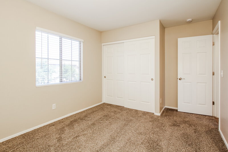2,260/Mo, 22027 N 30th Ln Phoenix, AZ 85027 Bedroom View 2
