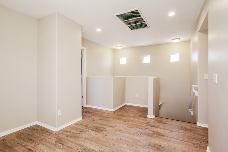 2,260/Mo, 22027 N 30th Ln Phoenix, AZ 85027 Loft View