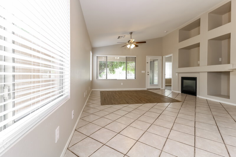 2,300/Mo, 10803 W Monte Vista Rd Avondale, AZ 85392 Dining Room View