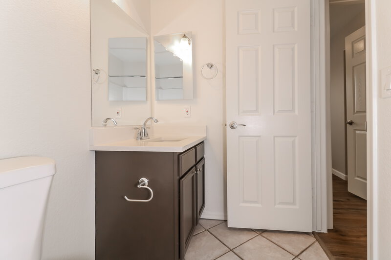 2,300/Mo, 10803 W Monte Vista Rd Avondale, AZ 85392 Bathroom View