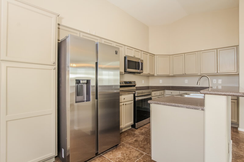 2,125/Mo, 14708 W Hearn Rd Surprise, AZ 85379 Kitchen View