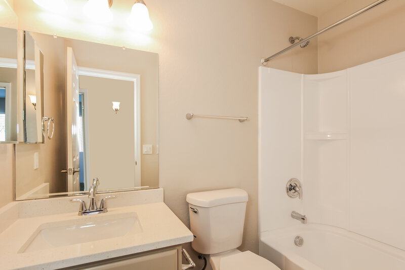 2,125/Mo, 14708 W Hearn Rd Surprise, AZ 85379 Bathroom View