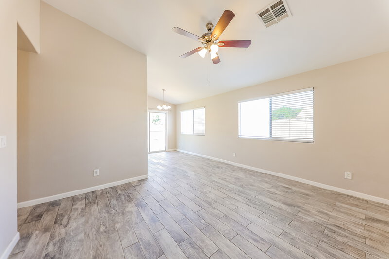 2,080/Mo, 21610 N 29th Dr Phoenix, AZ 85027 Living Room View 2