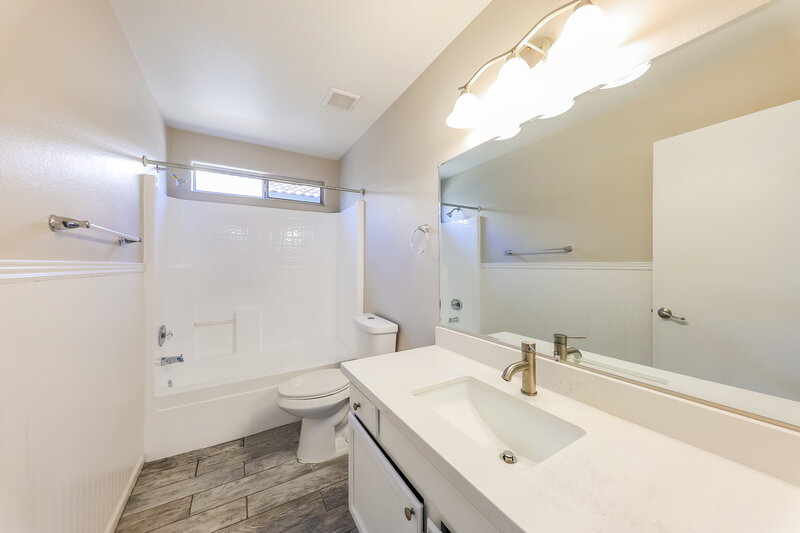 2,080/Mo, 21610 N 29th Dr Phoenix, AZ 85027 Bathroom View