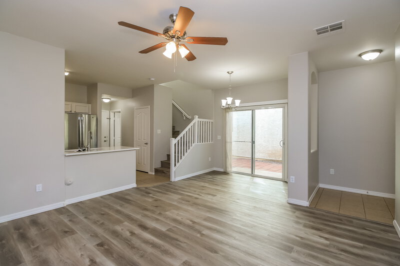 2,315/Mo, 1519 S Owl Dr Gilbert, AZ 85296 Living Room View 2