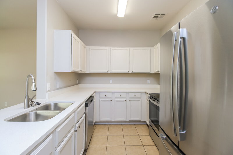 2,315/Mo, 1519 S Owl Dr Gilbert, AZ 85296 Kitchen View