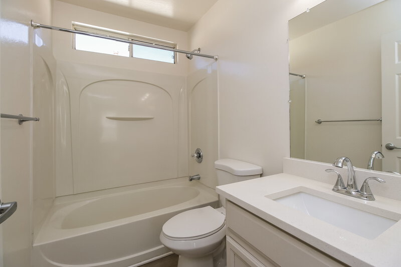 2,315/Mo, 1519 S Owl Dr Gilbert, AZ 85296 Bathroom View