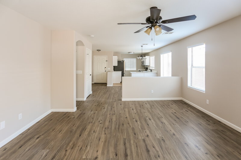 2,160/Mo, 10510 W Roanoke Avenue Avondale, AZ 85392 Living Room View