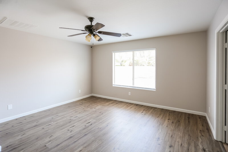 2,160/Mo, 10510 W Roanoke Avenue Avondale, AZ 85392 Living Room View 3