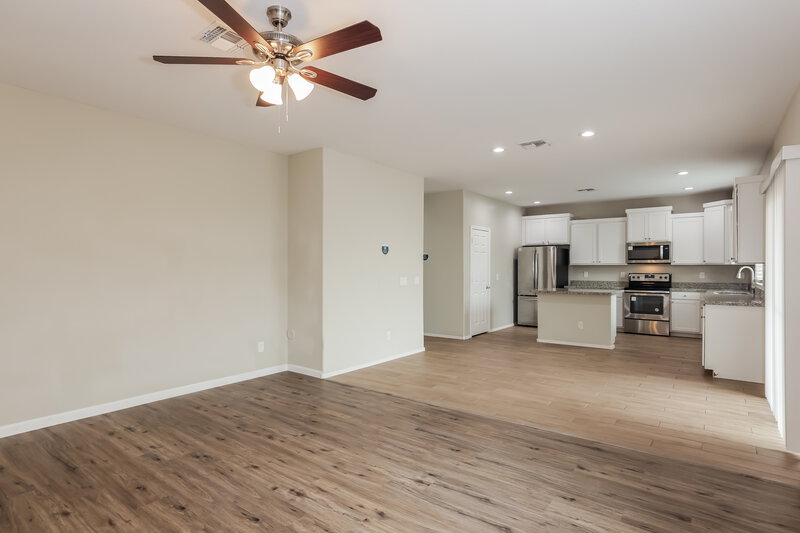 2,310/Mo, 7332 W Preston Ln Phoenix, AZ 85043 Living Room View