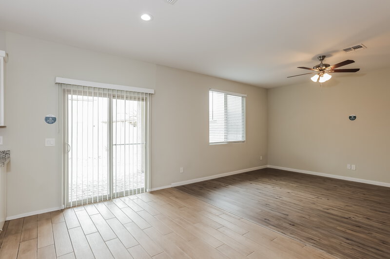 2,310/Mo, 7332 W Preston Ln Phoenix, AZ 85043 Dining Room View