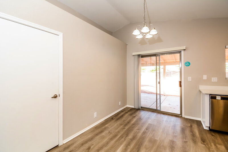 1,820/Mo, 16526 N 157th Ave Surprise, AZ 85374 Dining Room View