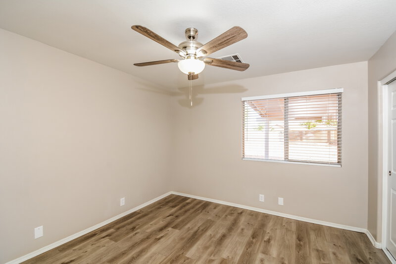 1,820/Mo, 16526 N 157th Ave Surprise, AZ 85374 Main Bathroom View
