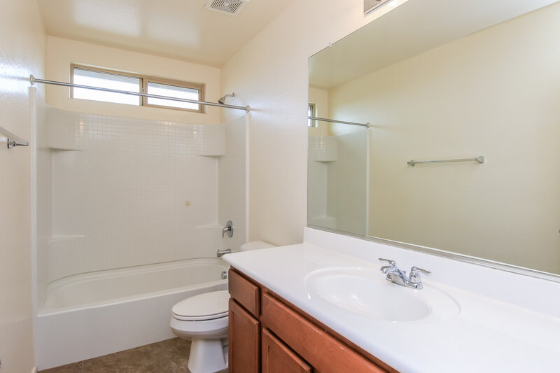 2,755/Mo, 20950 E Pecan Ln Queen Creek, AZ 85142 Main Bathroom View
