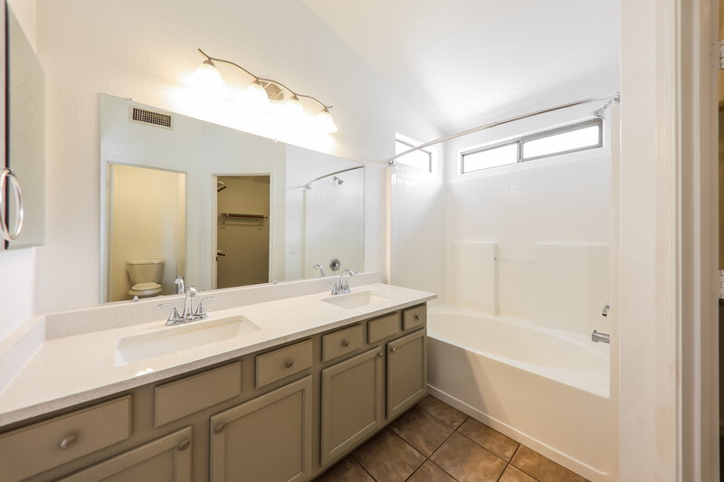 1,865/Mo, 13331 W Boca Raton Rd Surprise, AZ 85379 Main Bathroom View
