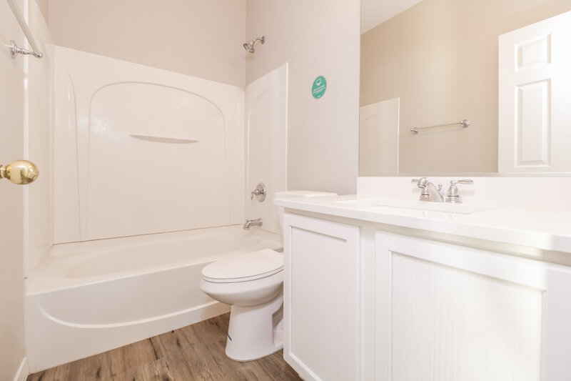 2,250/Mo, 136 S 108th Ave Avondale, AZ 85323 Bathroom View