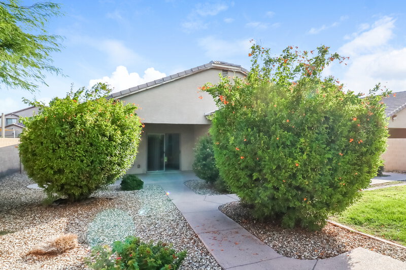 2,250/Mo, 136 S 108th Ave Avondale, AZ 85323 Rear View