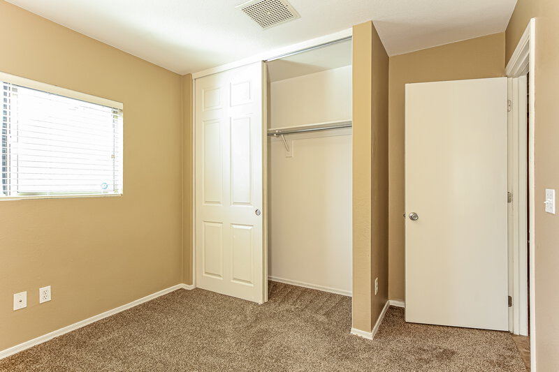 1,890/Mo, 11529 W Charter Oak Rd El Mirage, AZ 85335 Bedroom View 4
