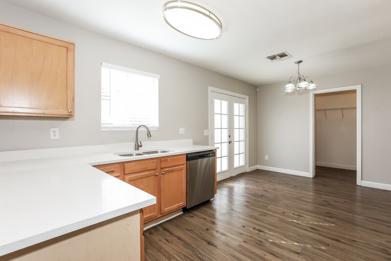 1,875/Mo, 1071 E Desert Moon Trl San Tan Valley, AZ 85143 Kitchen View