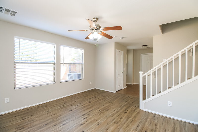 2,240/Mo, 3344 E Franklin Ave Gilbert, AZ 85295 Living Room View 3
