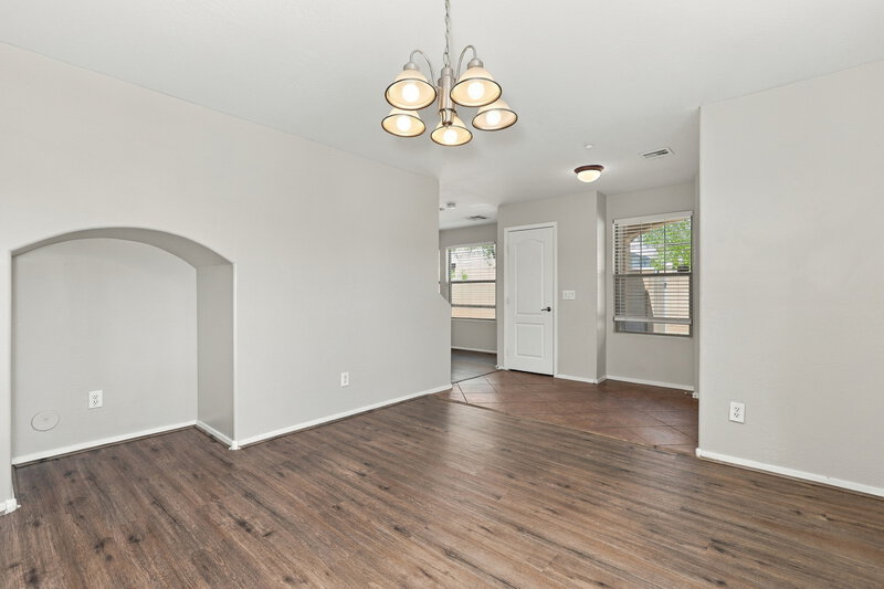 2,305/Mo, 3344 E Franklin Ave Gilbert, AZ 85295 Dining Room View 2