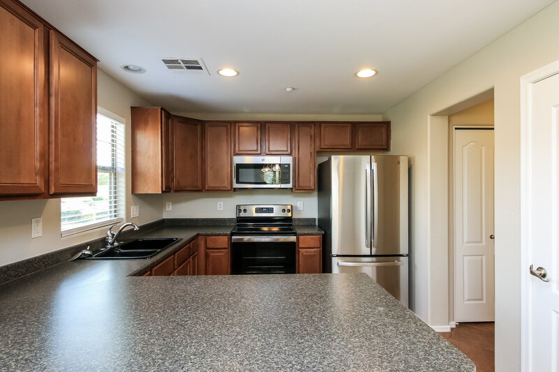 2,240/Mo, 3344 E Franklin Ave Gilbert, AZ 85295 Kitchen View